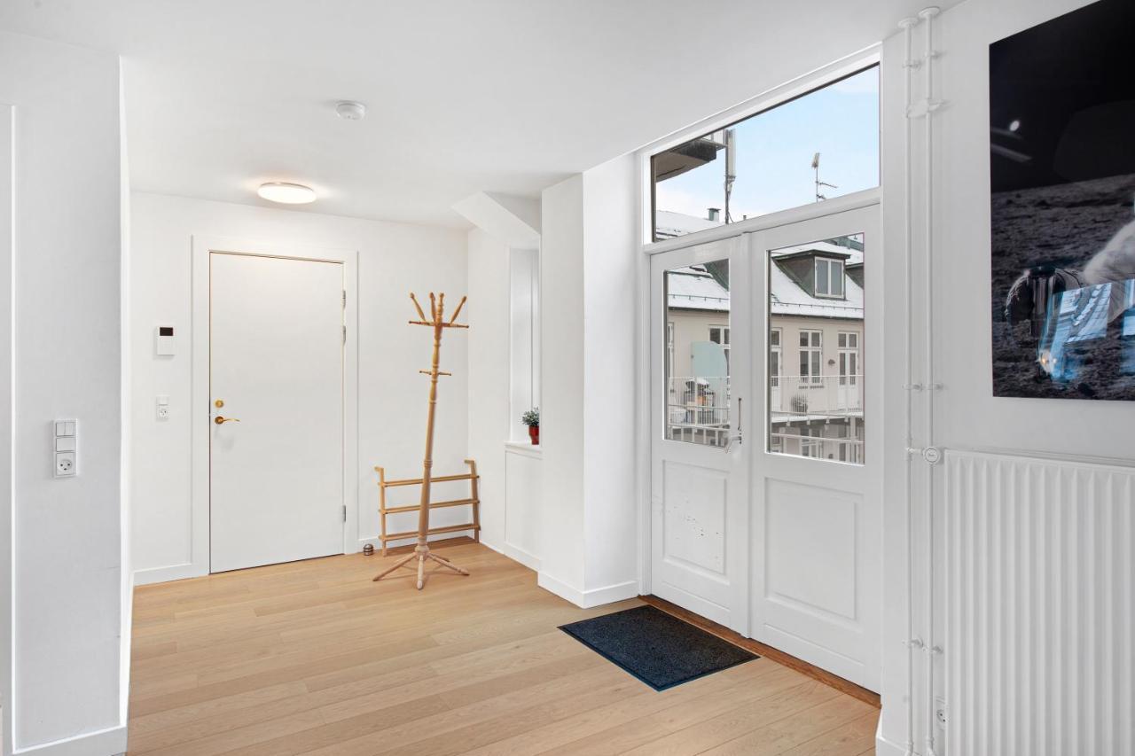 Sanders Monarch - Charming One-Bedroom Apartment With Two Balconies Копенхаген Екстериор снимка